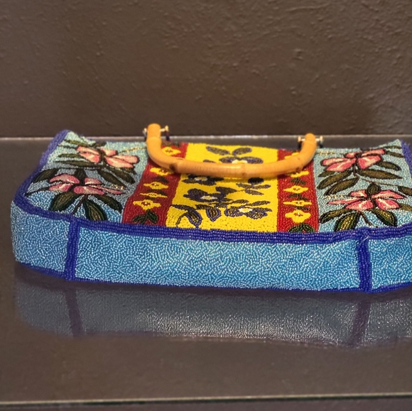 Handmade beaded tote with bamboo handles - Picture 4 of 8